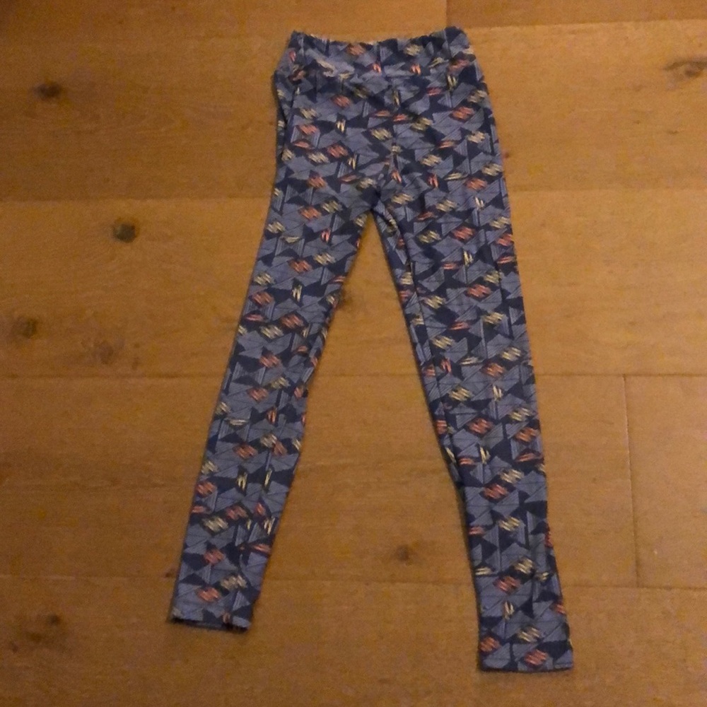 Super cute tween lularoe leggings.